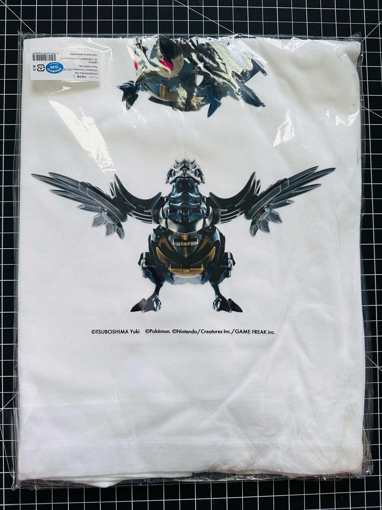 Pokémon x Kogei Exhibition Yuki Tsuboshima “Transformable Ornament Rookidee/Corviknight” Adult T-Shirt