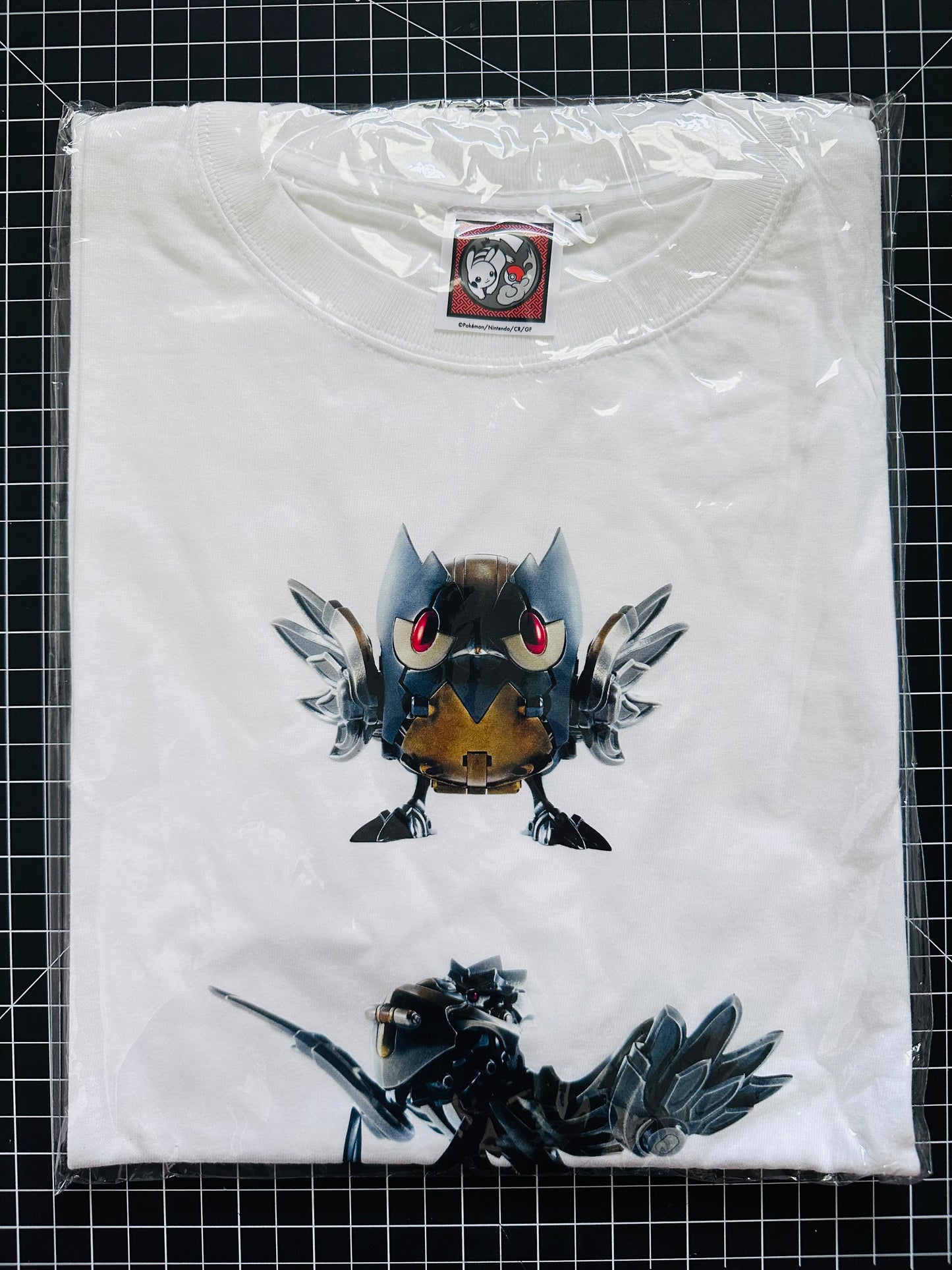 Pokémon x Kogei Exhibition Yuki Tsuboshima “Transformable Ornament Rookidee/Corviknight” Adult T-Shirt